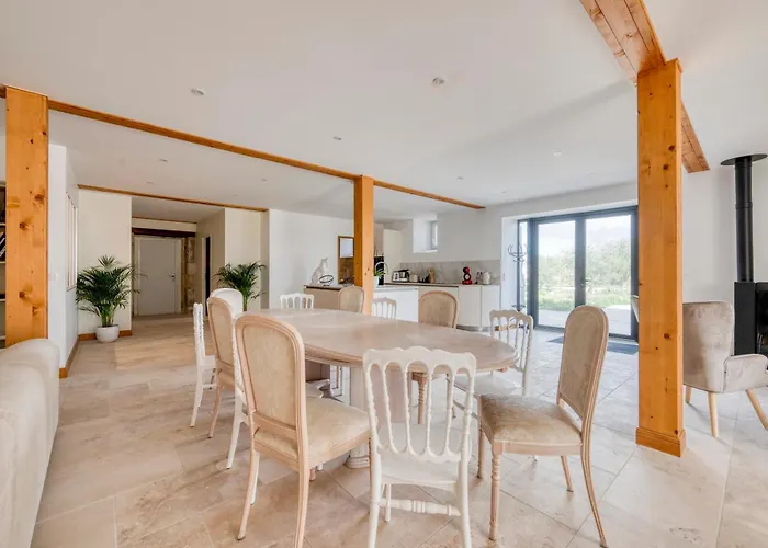 - Piscine Privée Chauffée * Bégadan