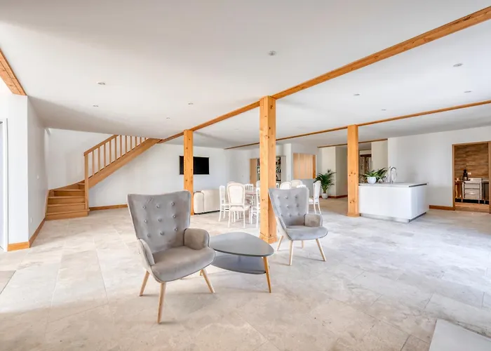 - Piscine Privée Chauffée *